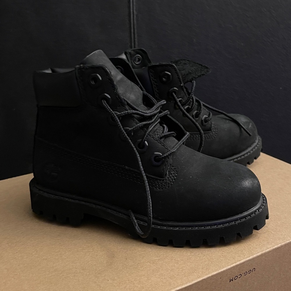 Timberland Waterproof Classic Black Leather / for Toddlers Size 10 Unisex